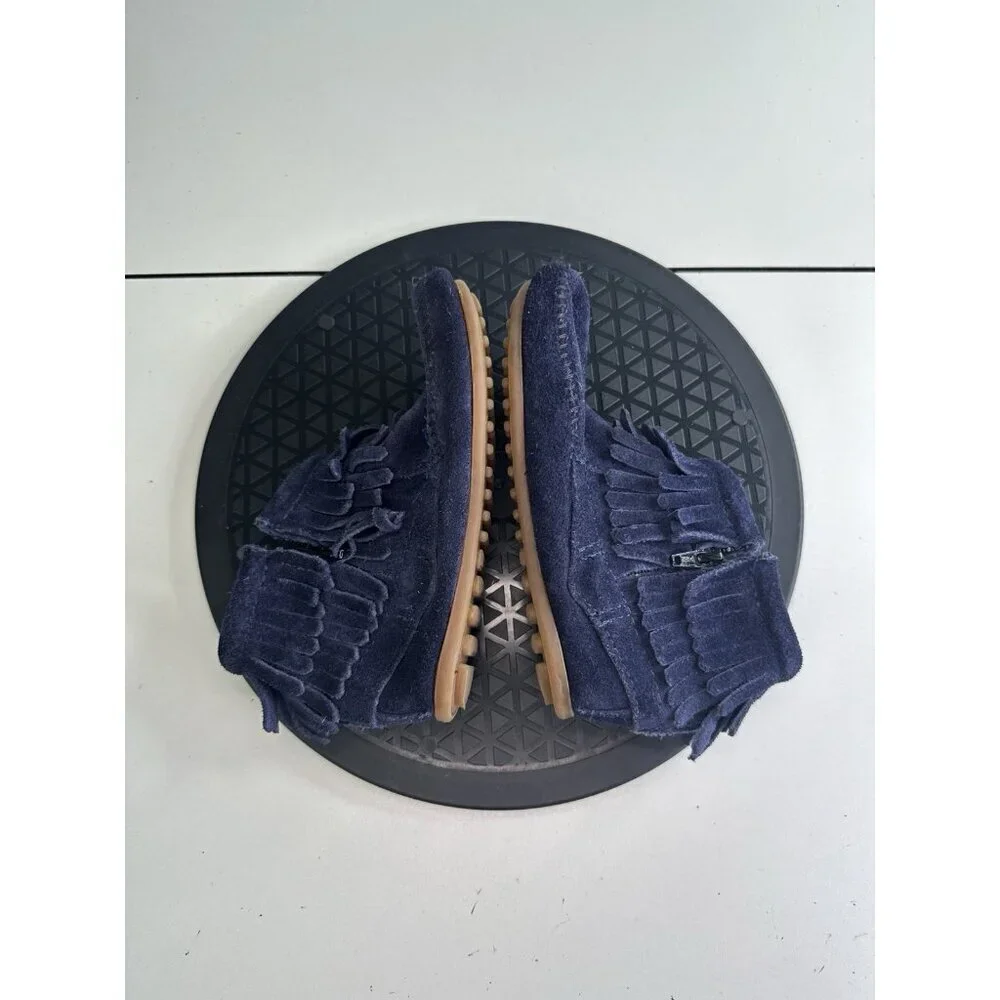 Minnetonka Moccasins Navy 2299T Size 12